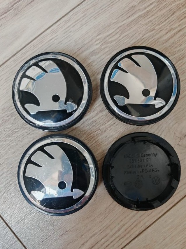 65 Středové krytky pokličky Škoda 3B7601171 3B7