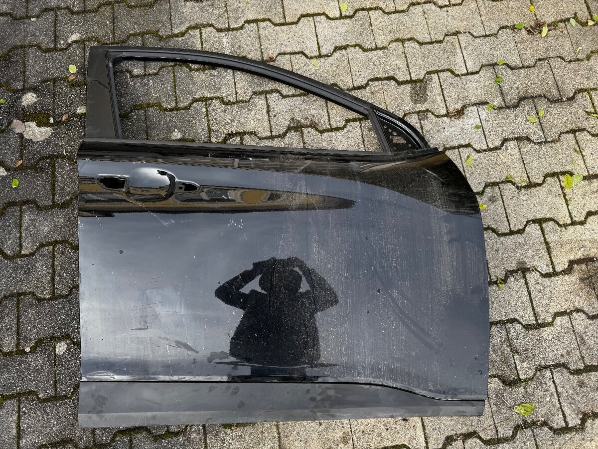 Hyundai Kona - přední pravé dveře