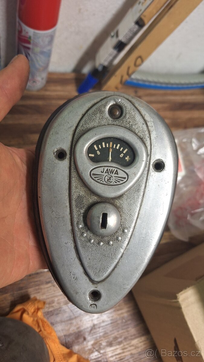 Spínací skříňka na nádrž Jawa ČZ