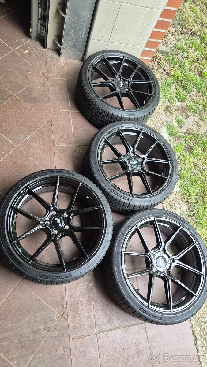 Japan Racing JR 30 5x114,3 R19