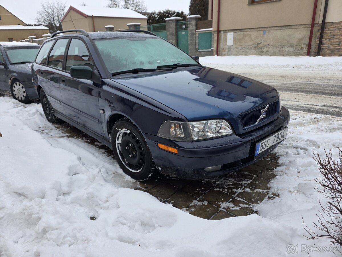 Volvo V40 2004