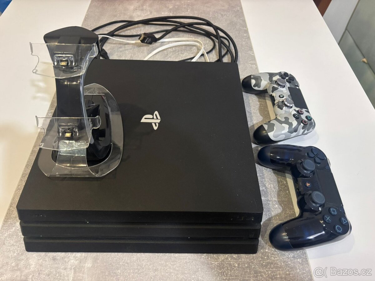 Playstation 4 PRO 1 TB + 2 ovladače