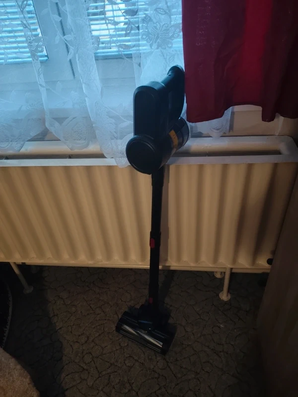 Bezsáčkový vysavač