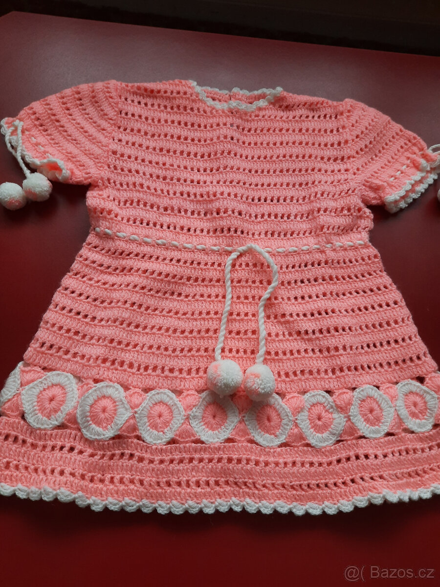 Háčkované šatičky a pletená sukýnka