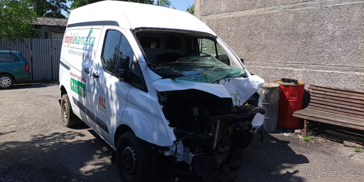 Ford Transit Custom r.v. 2015 Cely vůz na ND