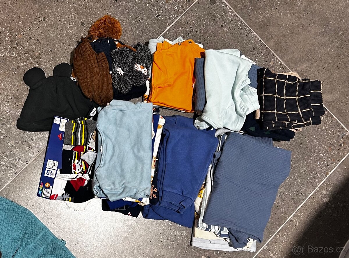 Prodám balíček oblečení 6-9m chlapec
