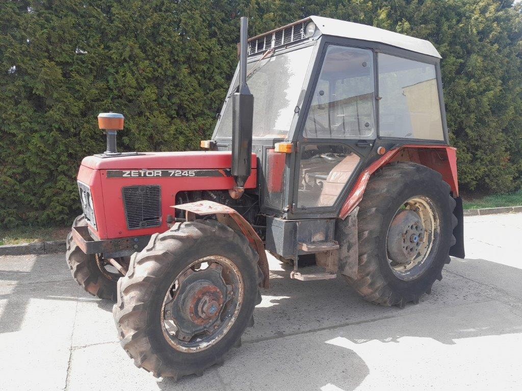 Traktor Zetor 7245