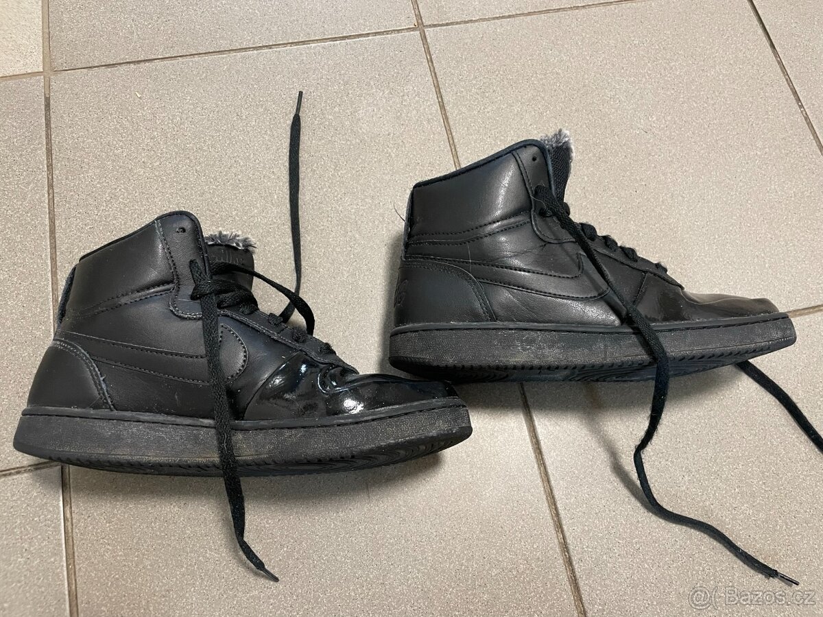 Kotníčkové Nike zimní - jarní vel. 38