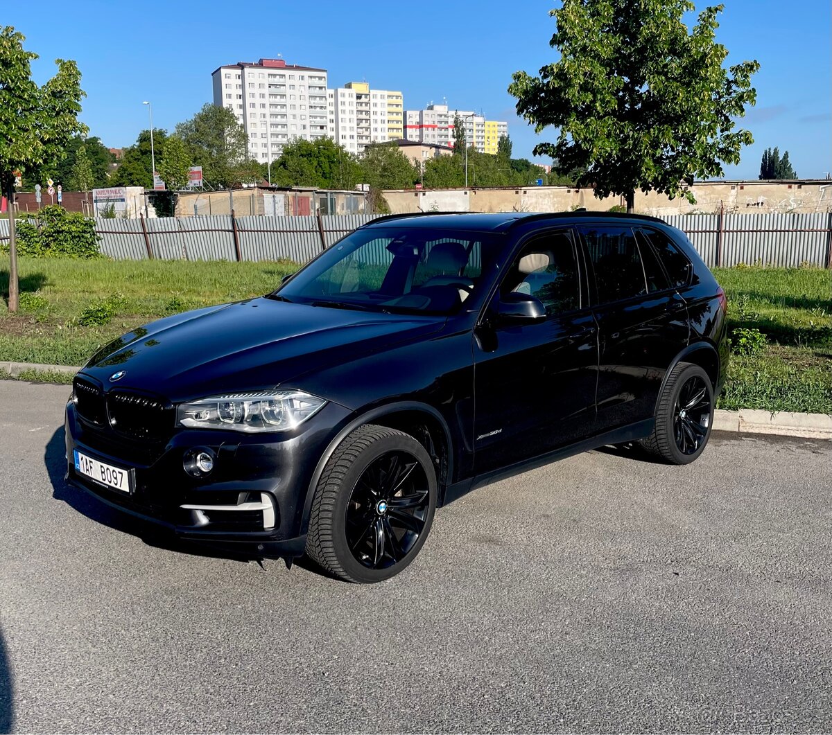 BMW X5 F15 3,0d/190kw/ CZ/ 2majitel /HEAD UP/ servis BMW