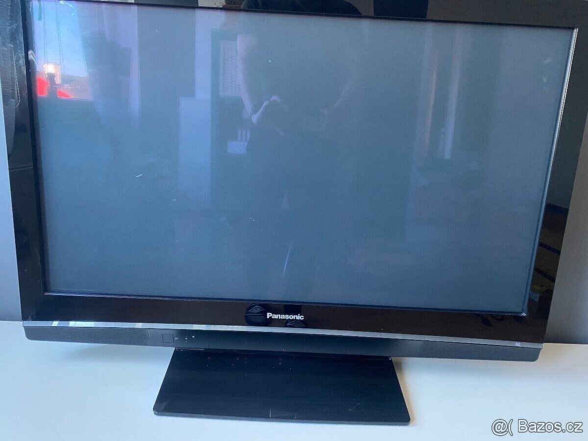 Televize PANASONIC plazmová s uhlopříčkou 106 cm.