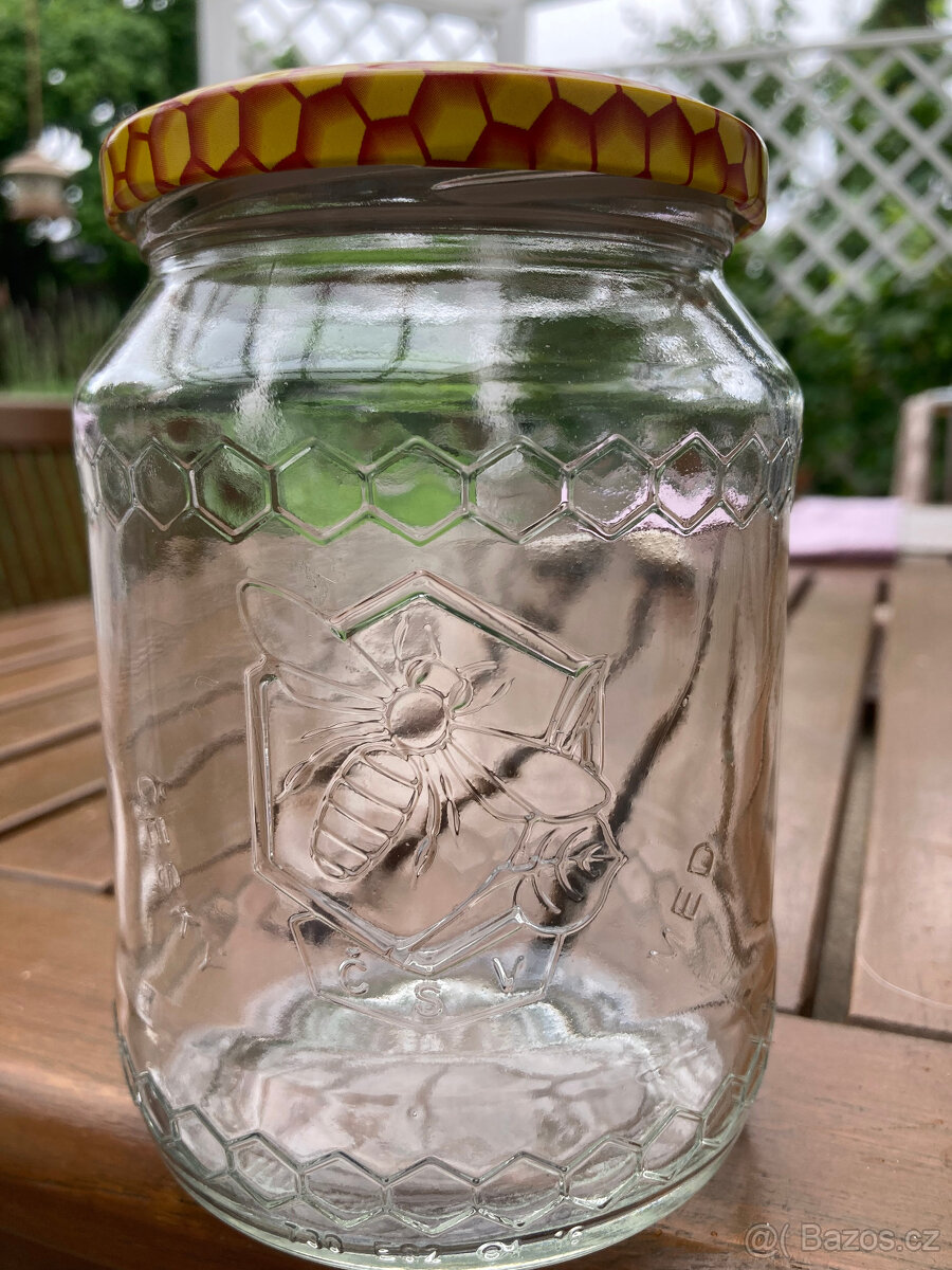 Sklenice na med s reliéfem včely, 770 ml s víčkem, 14 ks