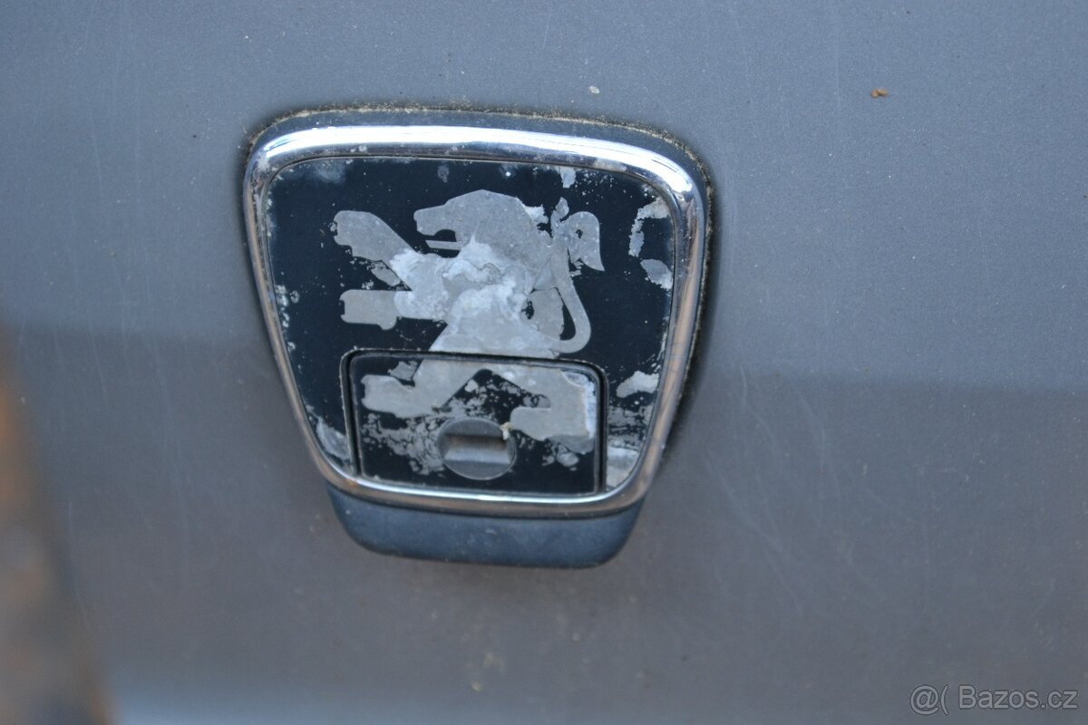 zadní víko kufru , zad. kapota Peugeot 406 r.v. 99 sedan