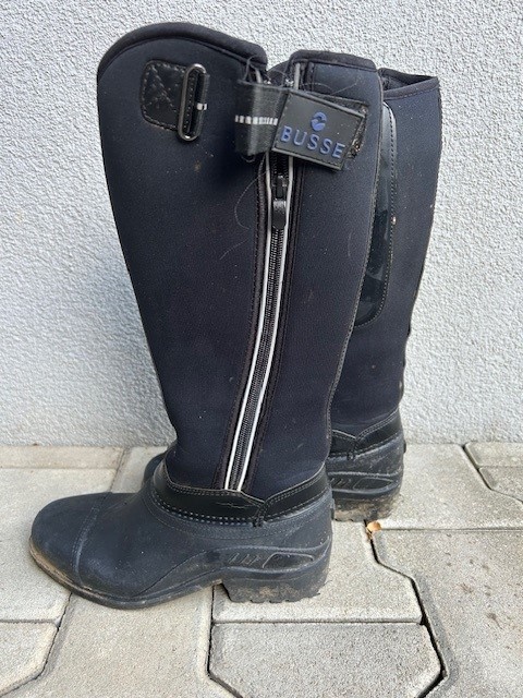 dětská jezdecká výbava pro jízdu na koni