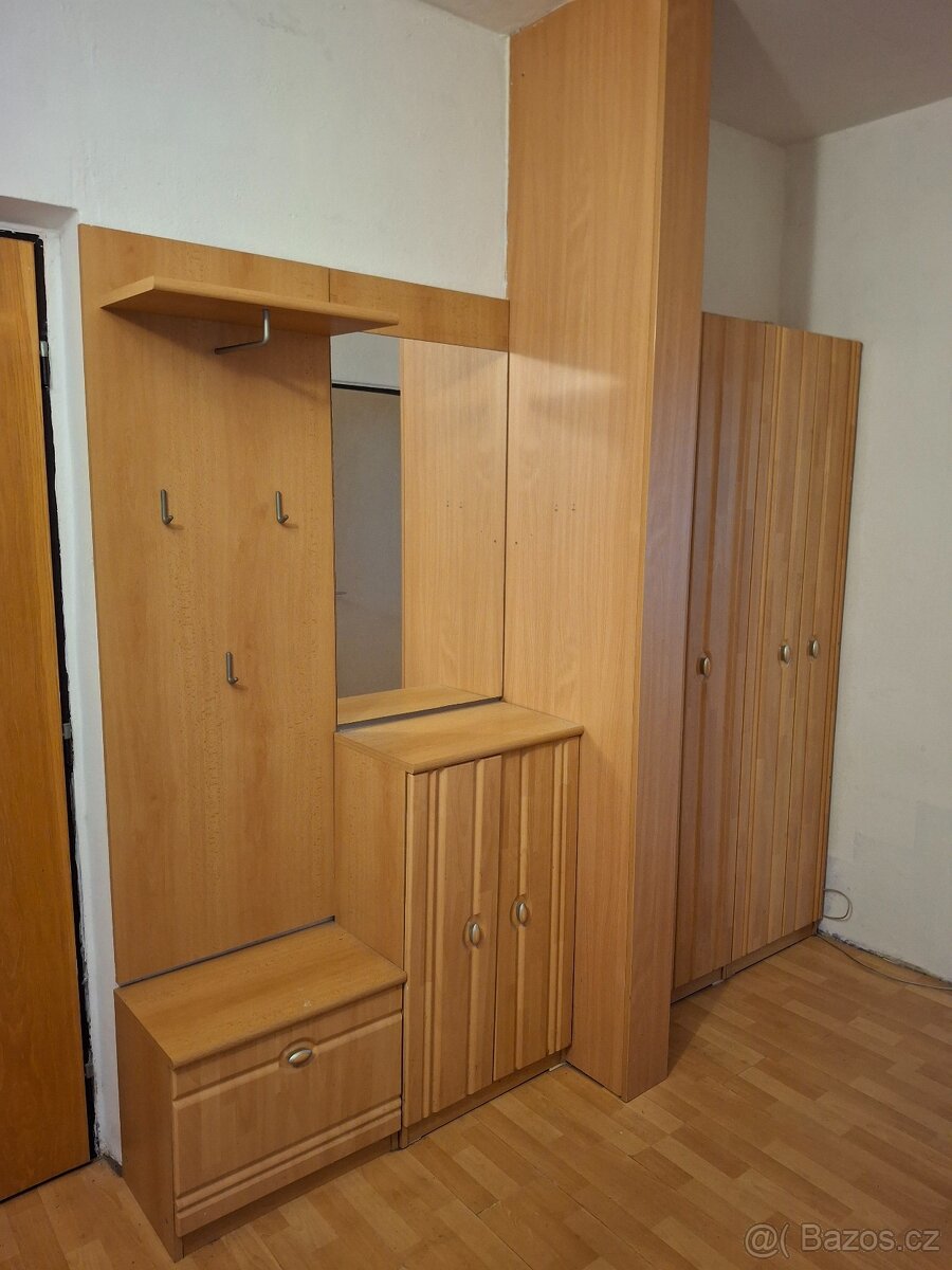 Předsíňová stěna za odvoz