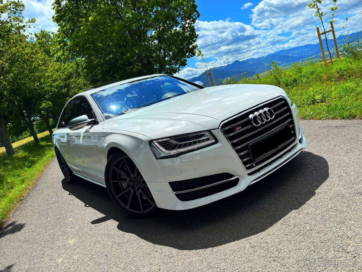 Audi S8 700ps