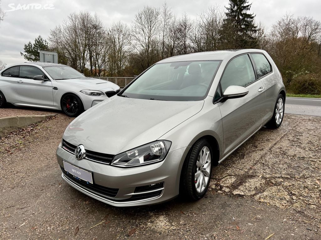 Volkswagen Golf 1.6TDi 77kw 1.Maj DSG Highline Serviska