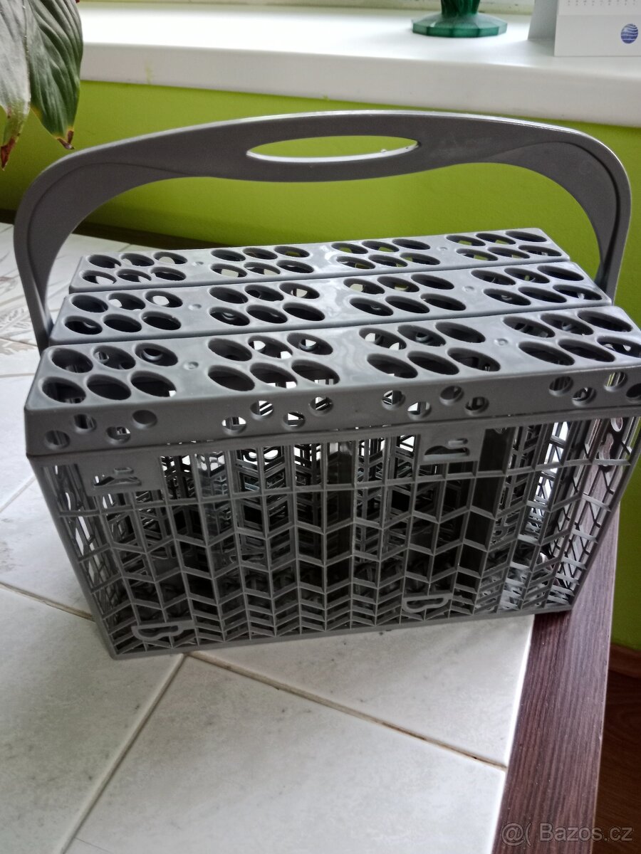 košík na příbory do myčky
