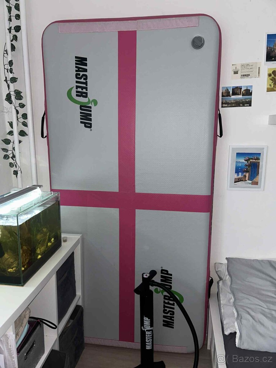 Air track 200×100×10 cm + pumpa – TOP stav