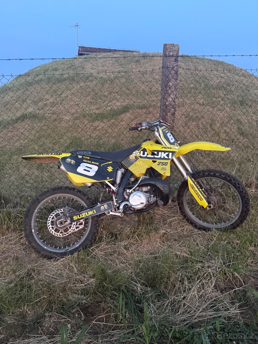 Suzuki rm 250 náhradní díly