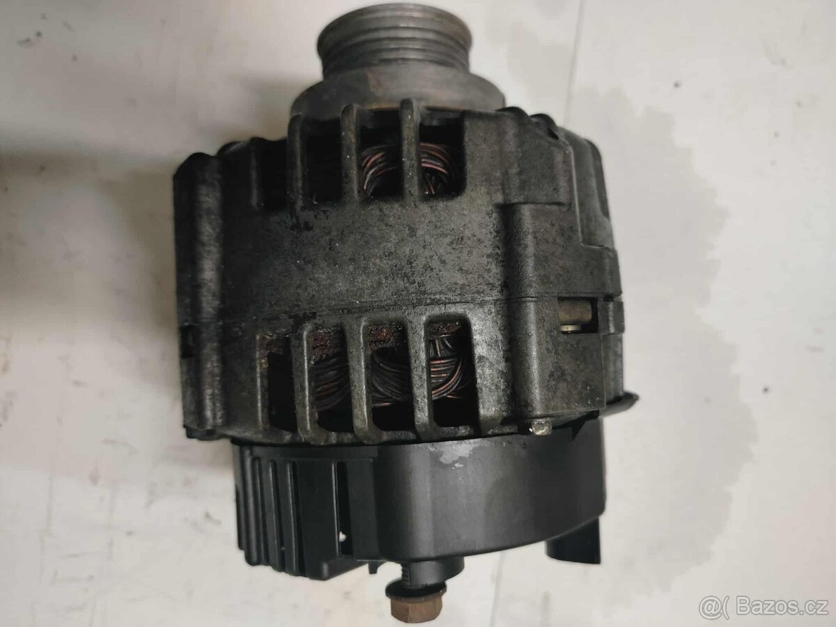 Renault 1.5 DCI alternator cen 500 kč