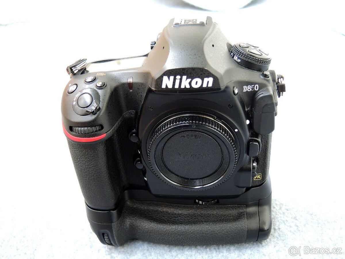 Nikon D850 + MB-D18
