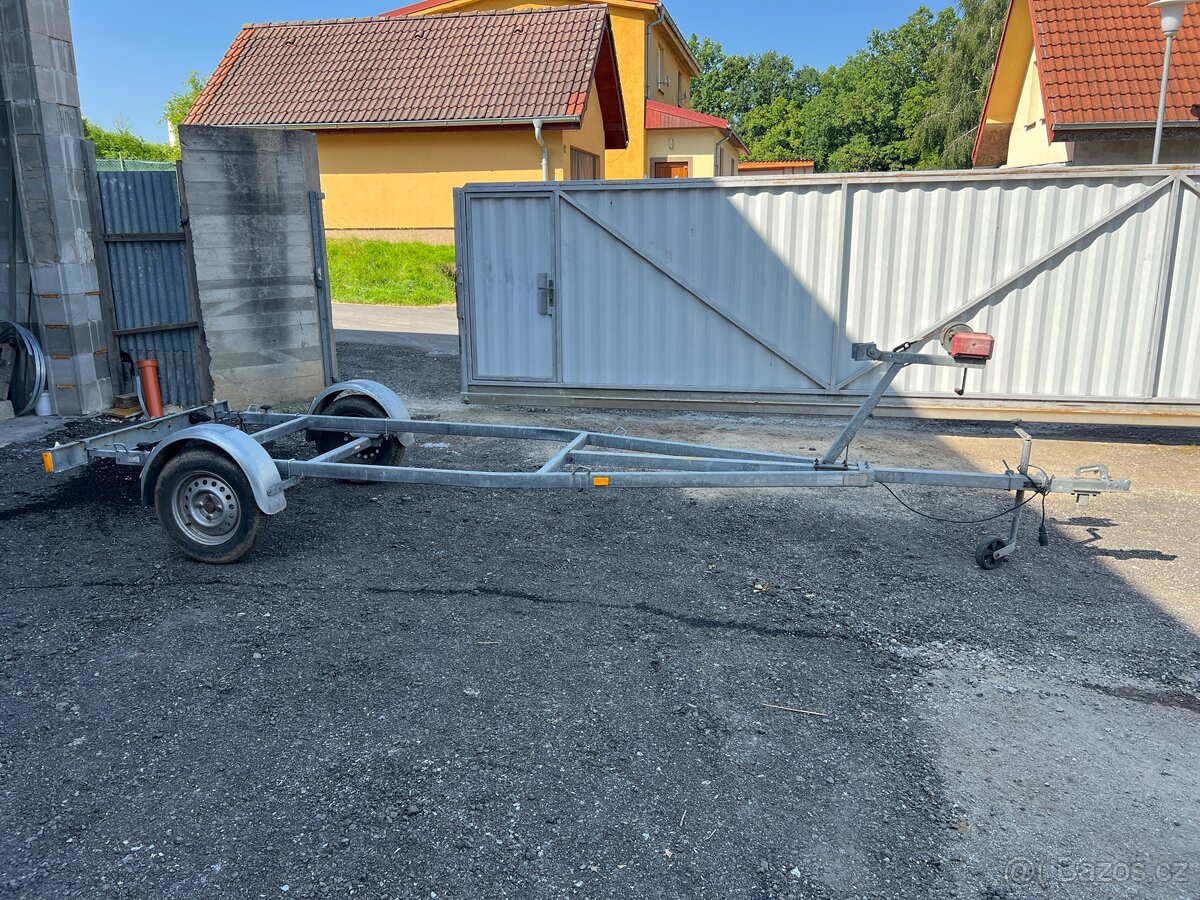 Lodní vlek 750kg