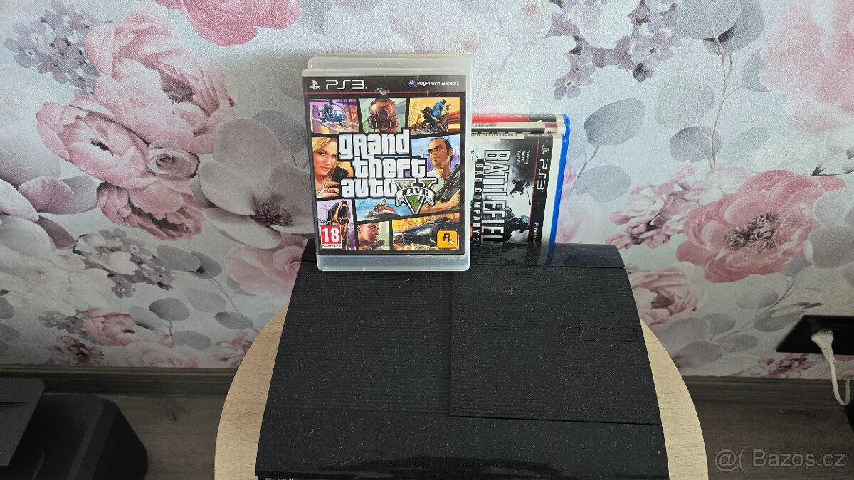 Prodám Ps3 Slim 8 originál her