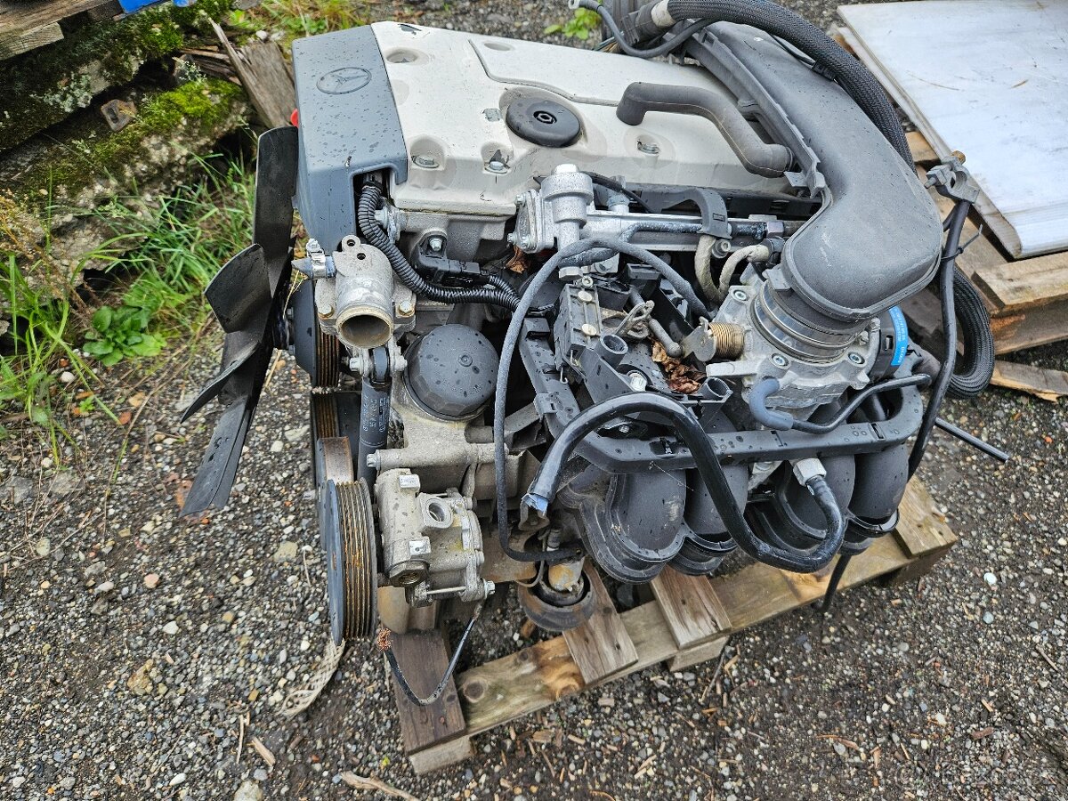 Mercedes 200 motor m111 100kw  benzín