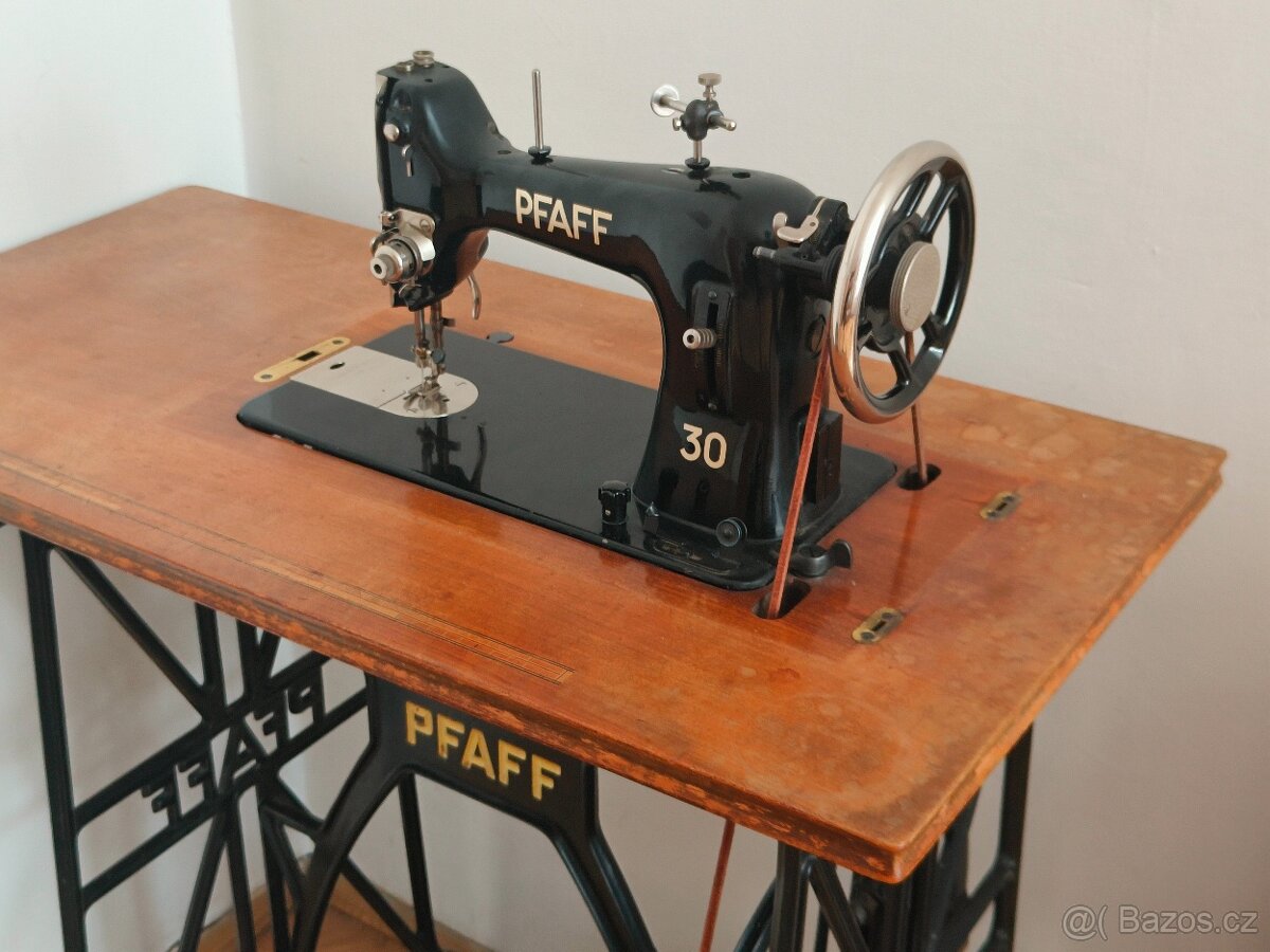 Starožitný šicí stroj PFAFF