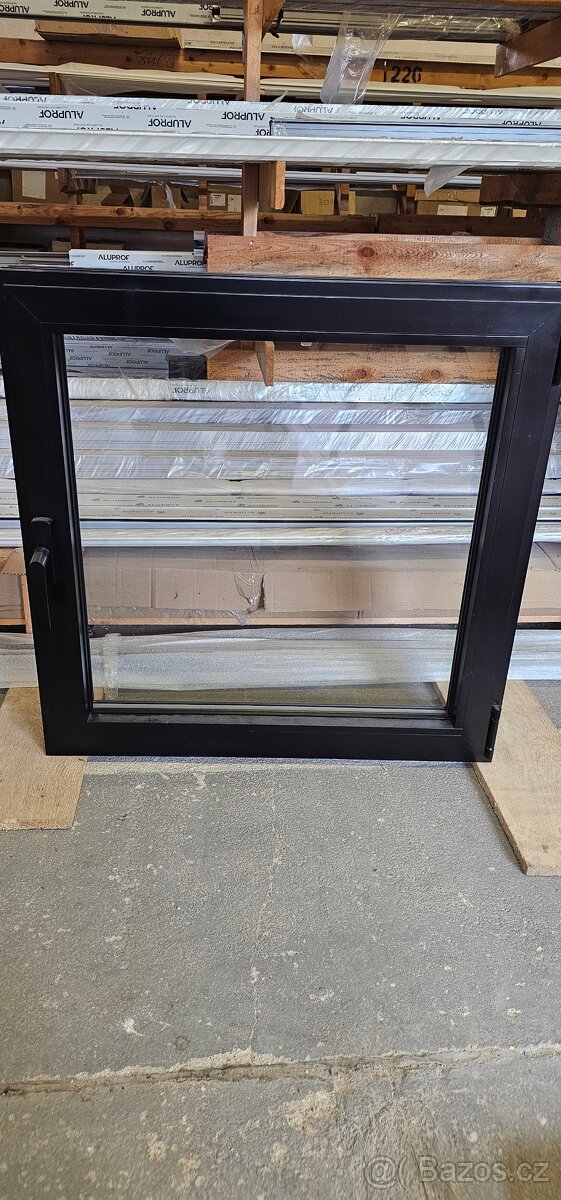 Hliníkové okno - černé - nové