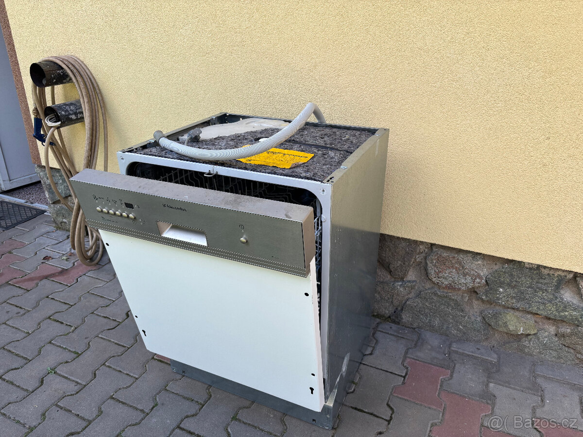 Prodám vestavnou myčka Electrolux