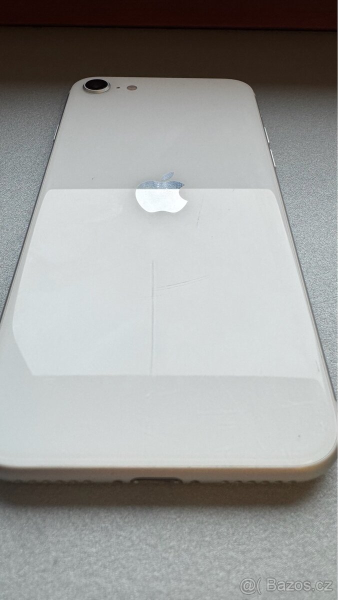 Prodám bílý iPhone SE (2020) 64 GB
