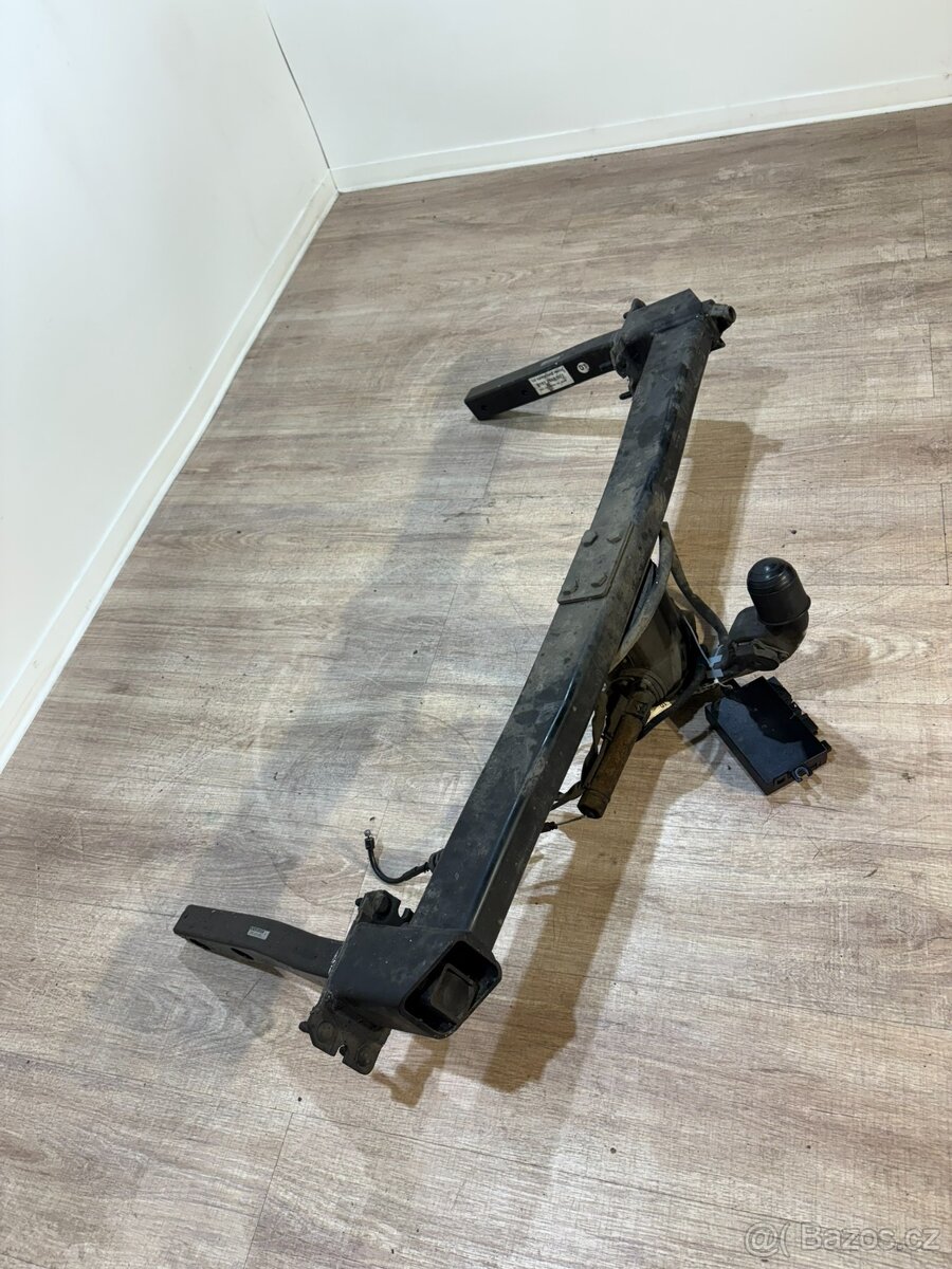 //Tažné zařízení Mercedes W211 combi//