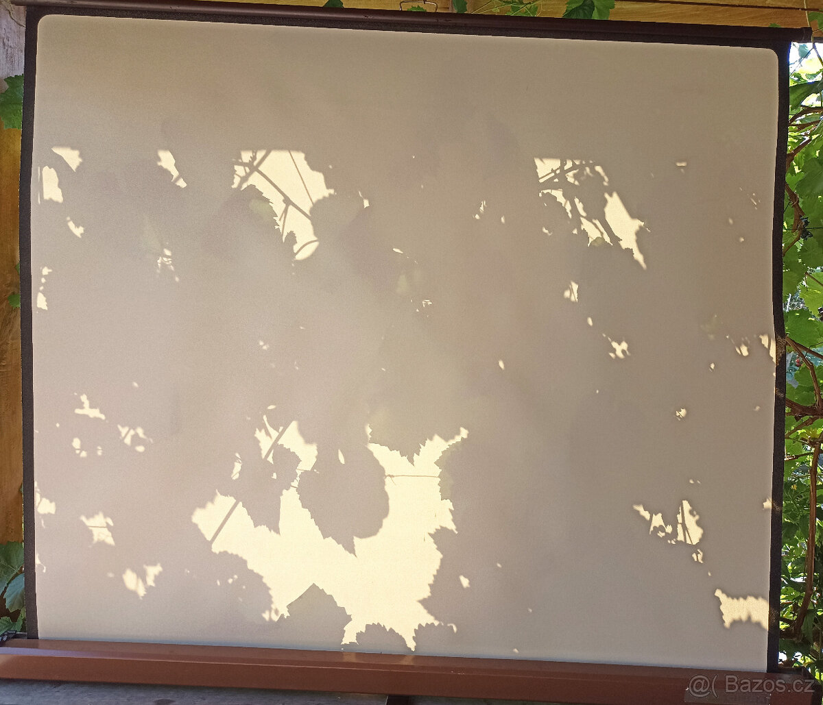 Roletové projekční plátno