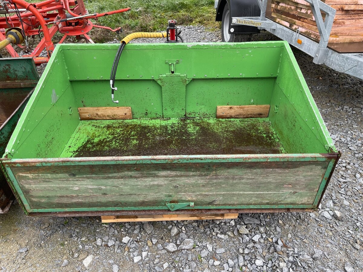 Lžíce za traktor sklopná