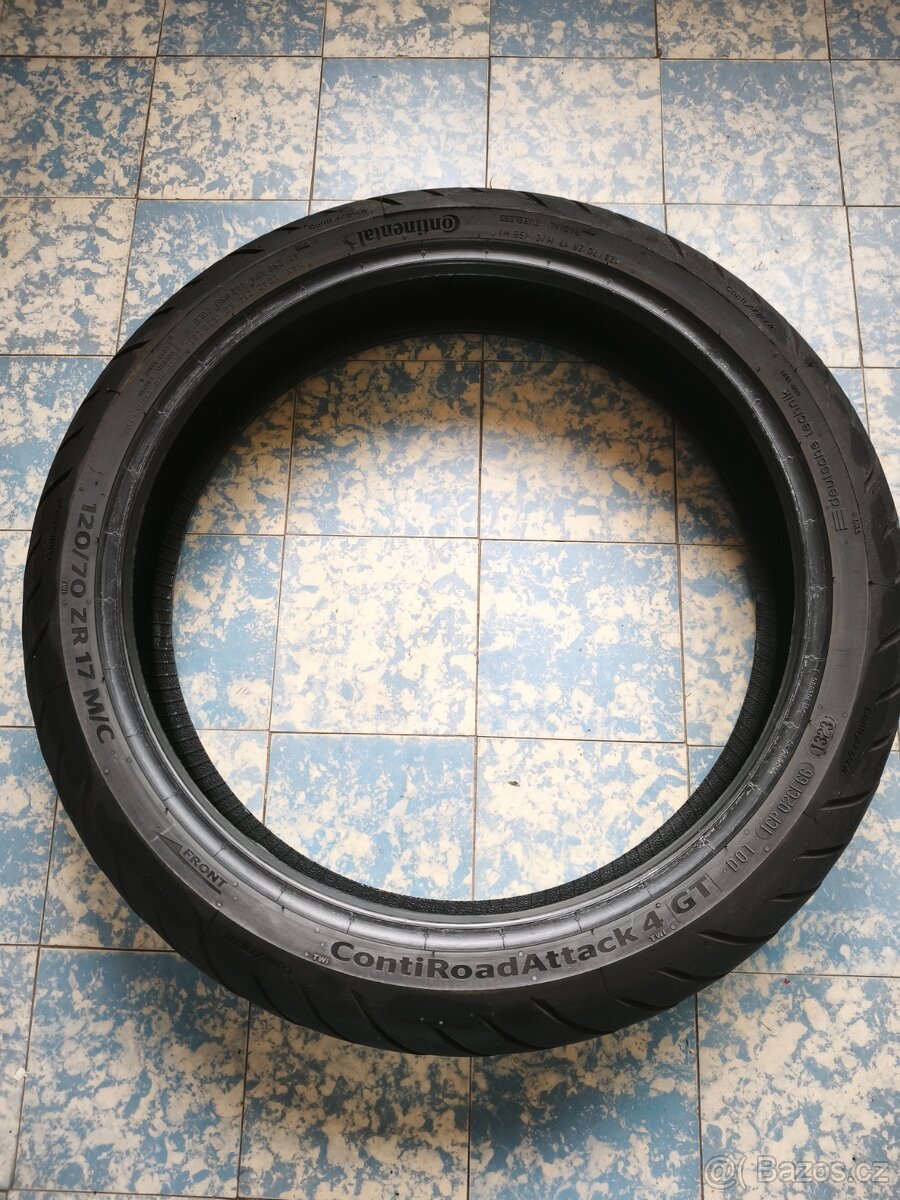 Pneu 120/70/17 Continental
