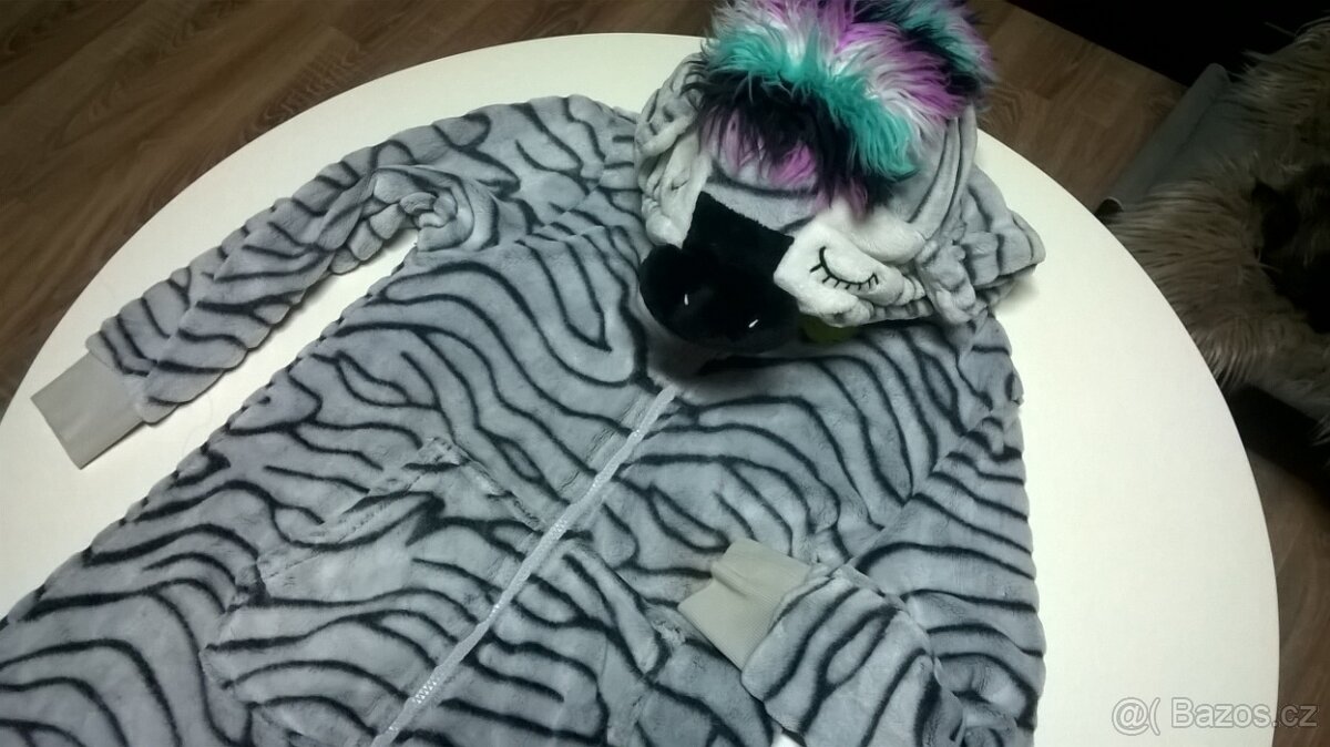 karnevalovy kostym vel 158 ZEBRA