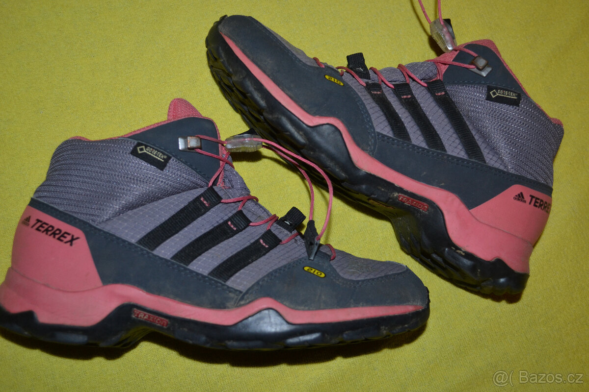 jarní boty Adidas Goretex v.35