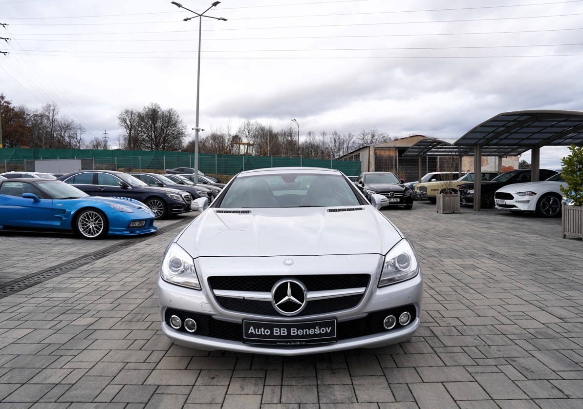 Mercedes-Benz SLK 200, 1.maj