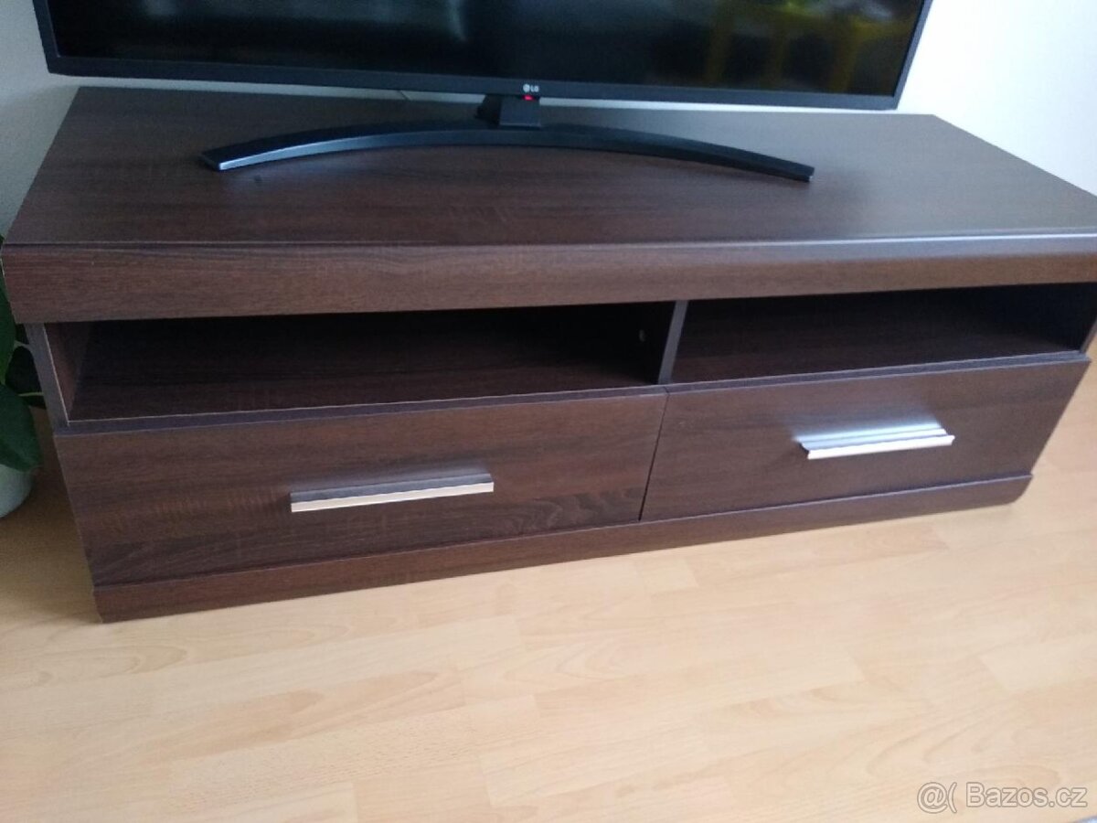 TV stolek