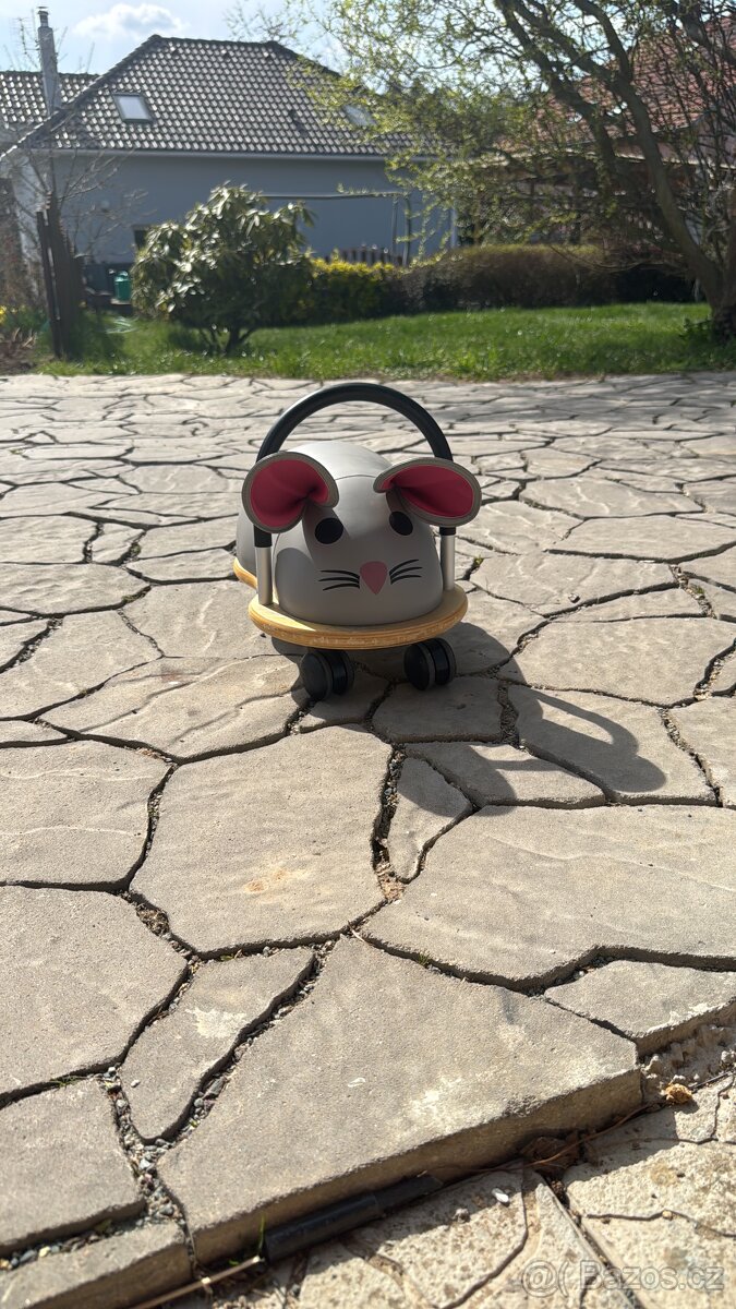 Myška na kolečkách