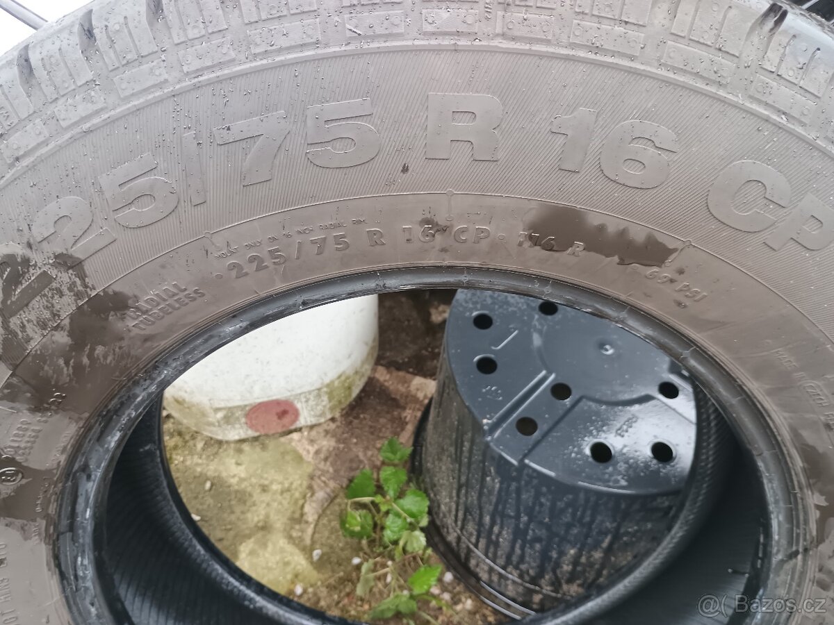 Pneu 225/75r16c