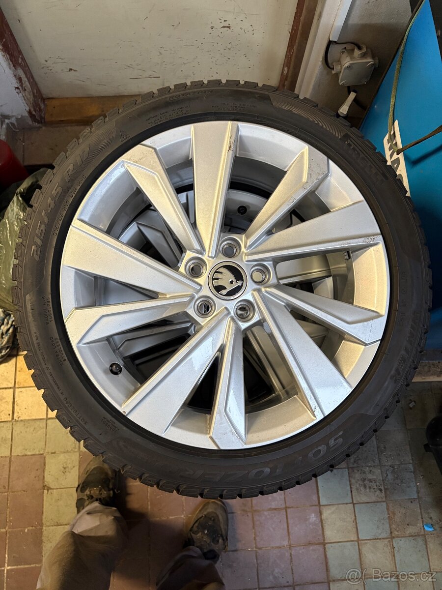 Kompletní zimní kolo Riegel 17" pro Škoda Fabia iv 215/45/1