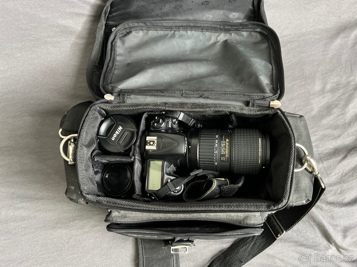 Kompletní fotovýbava Nikon D300 + 3 objektivy + brašna