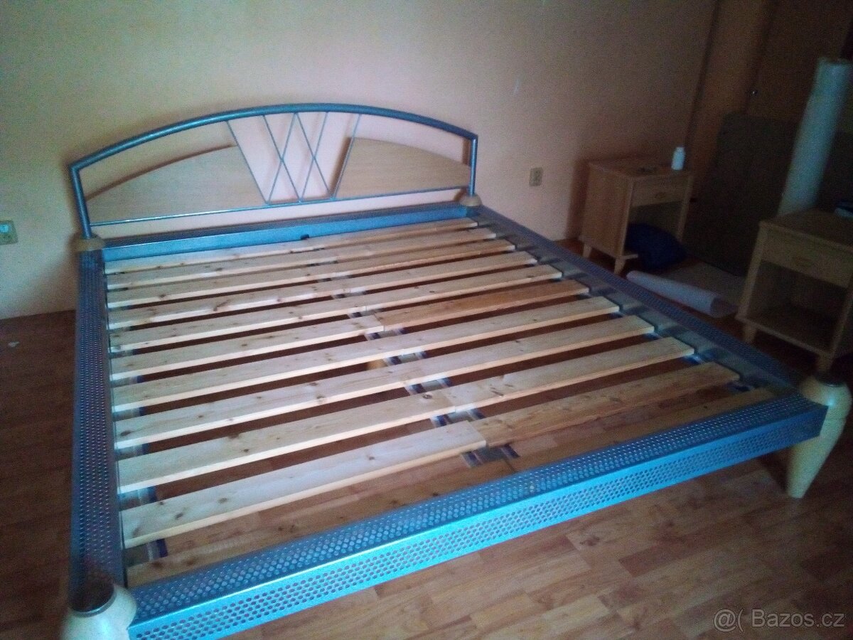 prodám postel