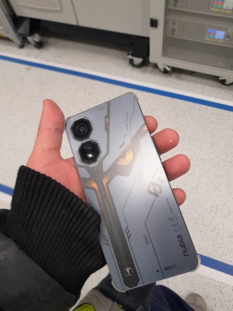 Mobilní telefon