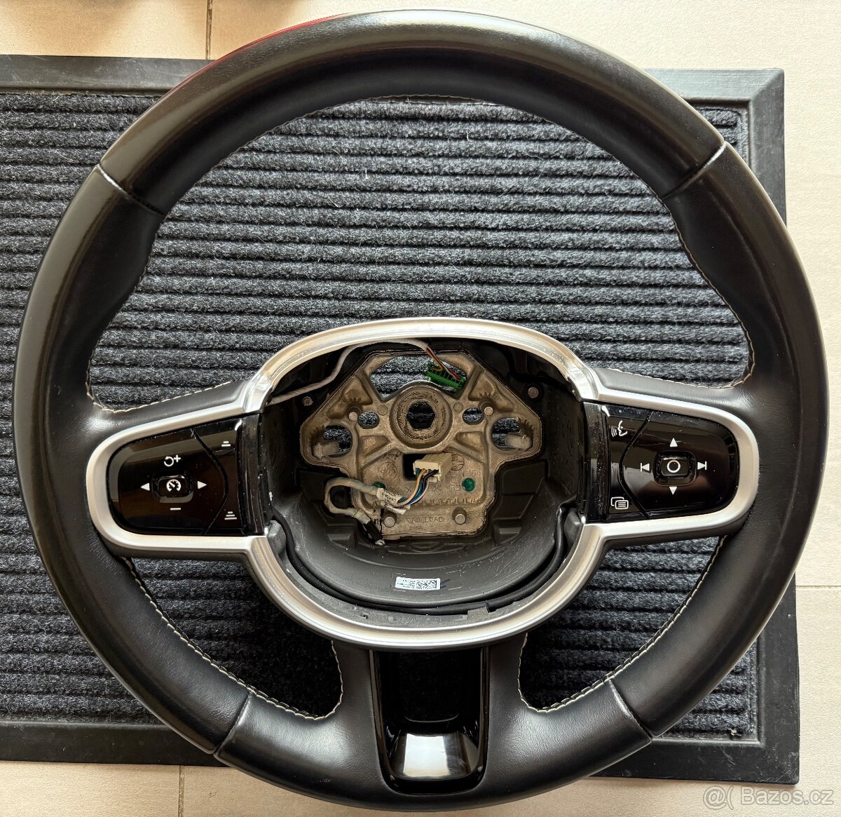 Volant Volvo XC90, XC60, XC40, V90, S/V60 vyhřívaný