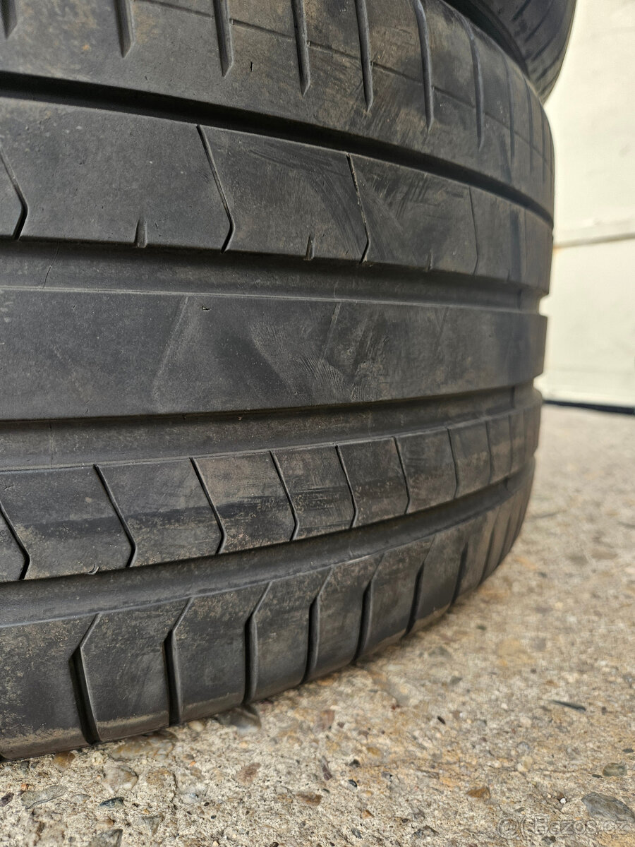 275/30R20 97Y XL RFT P-Zero (PZ4) Luxury MOE/ PIRELLI