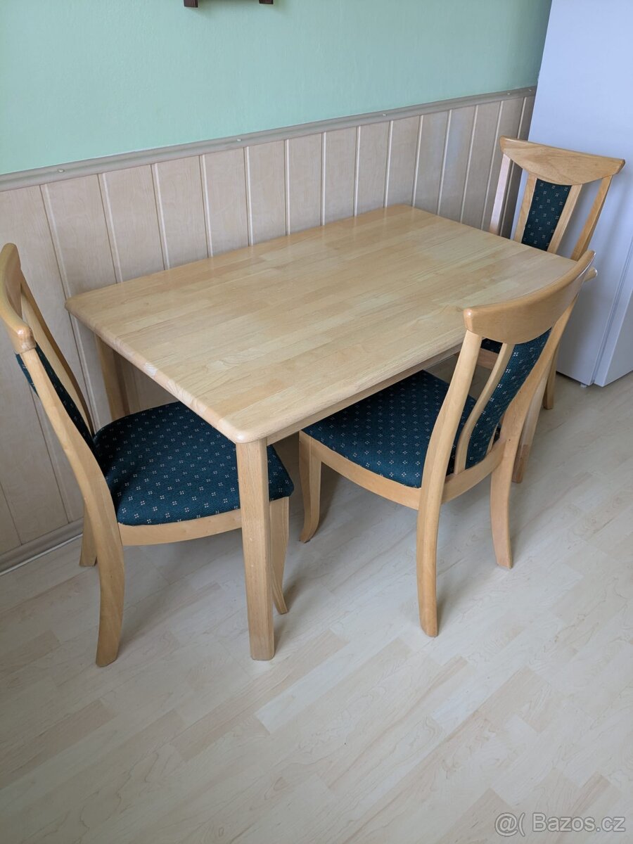 Jídelní stůl 120x75x75 a 3 židle
