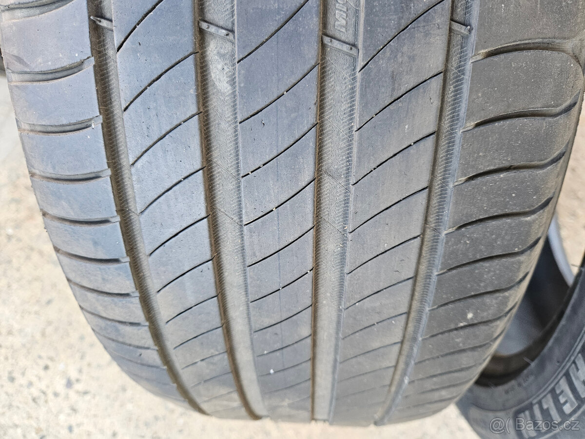 235/45r18 94W Bridgestone T005